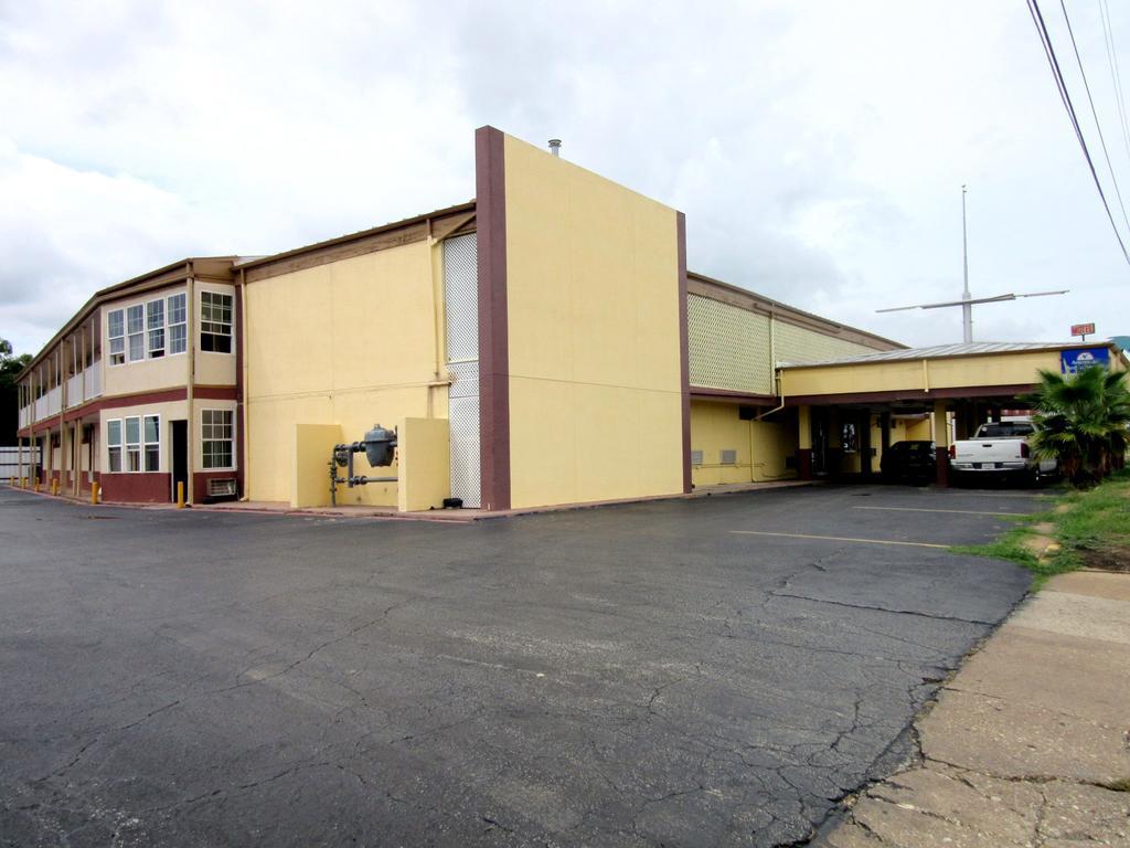 Budget Host Inn Arlington Ngoại thất bức ảnh