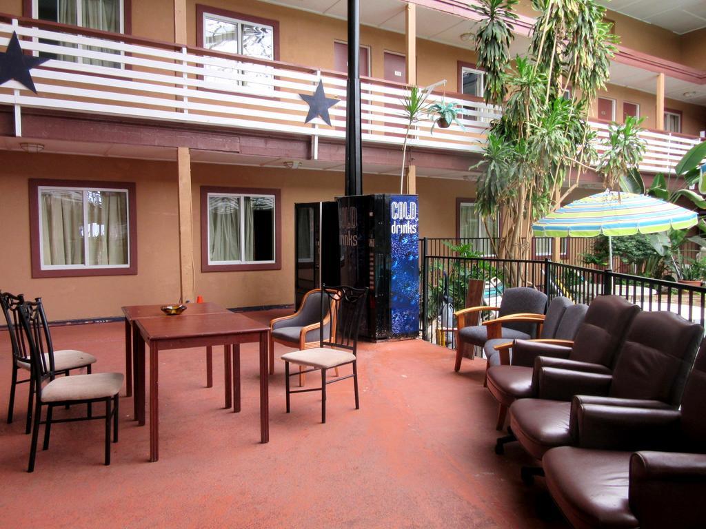 Budget Host Inn Arlington Ngoại thất bức ảnh