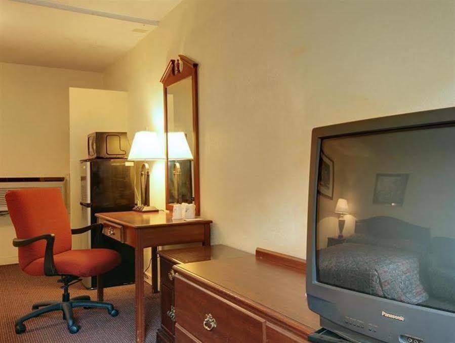 Budget Host Inn Arlington Ngoại thất bức ảnh